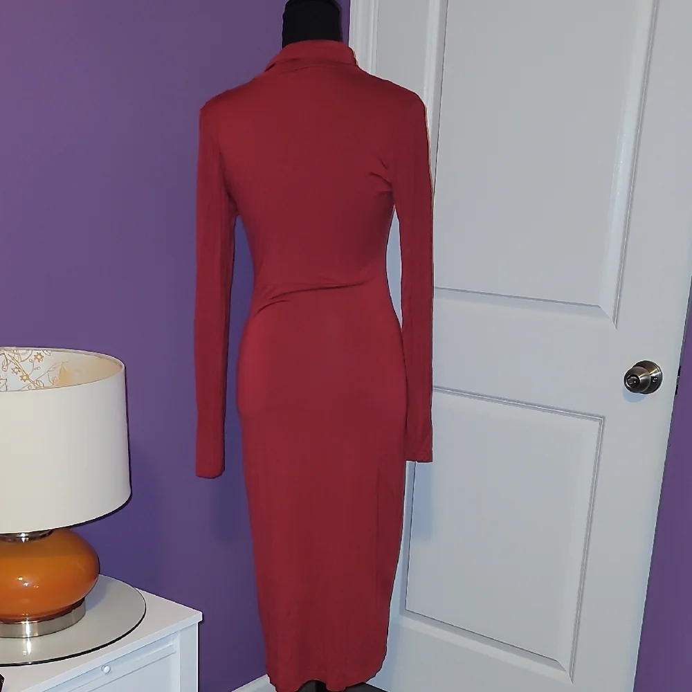 Red Long Sleeve Mock Neck Dress Cut Out Front Dress Sz: L - Picture 6 of 8
